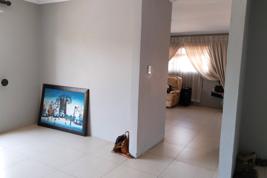 5 Bedroom Property for Sale in Birdwood Estate North West